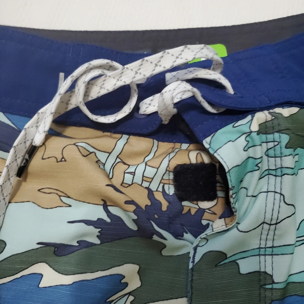 Quicksilver High Line Board Shorts Blue Surfer Print 33 Waist